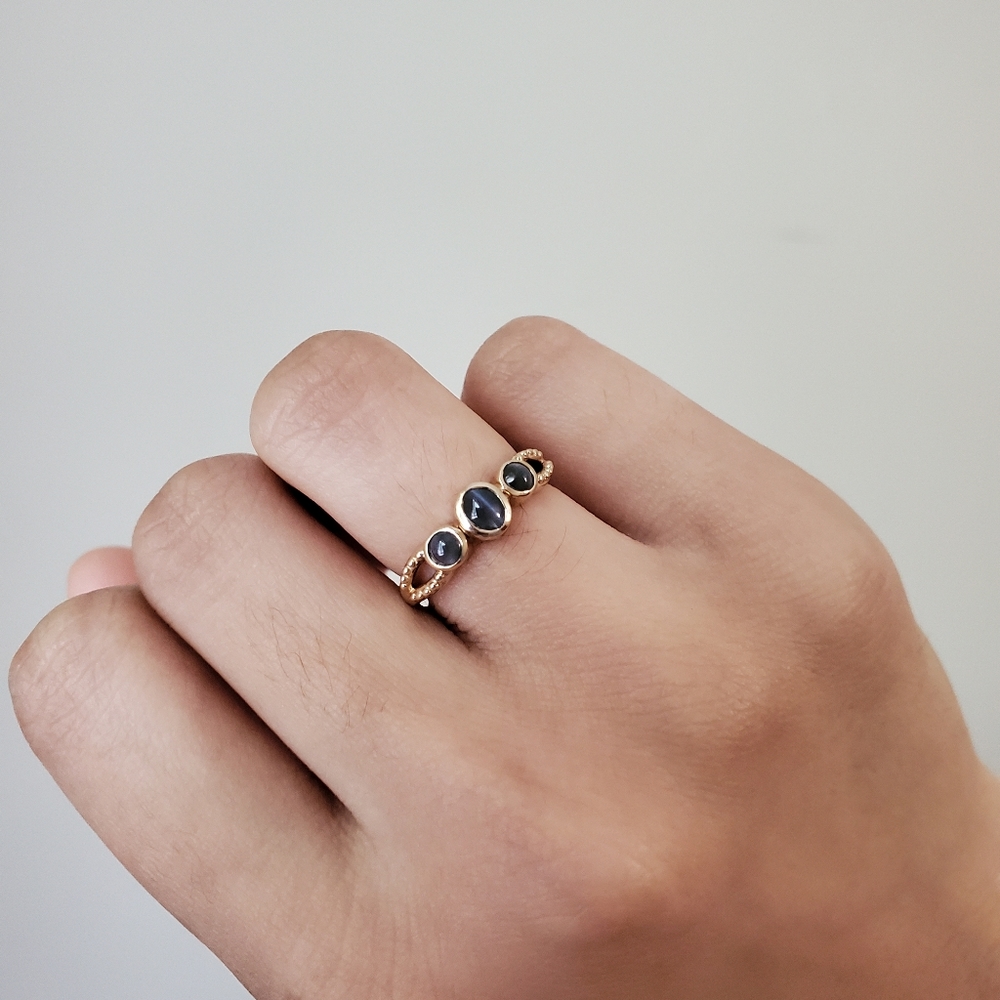 10k solid yellow gold Cat eye ring size 5
